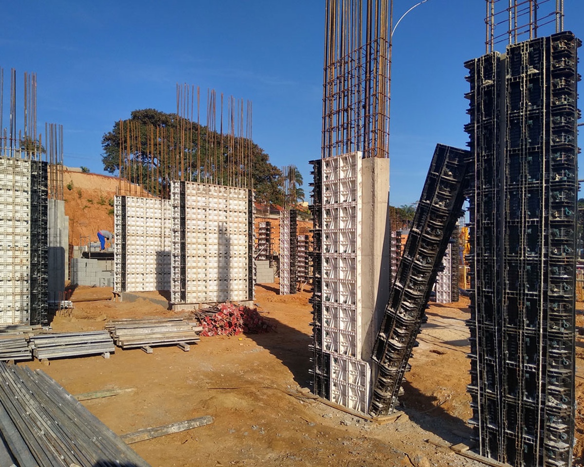 Locação de fôrmas para laje com Sistema Planex do início ao fim da obra
