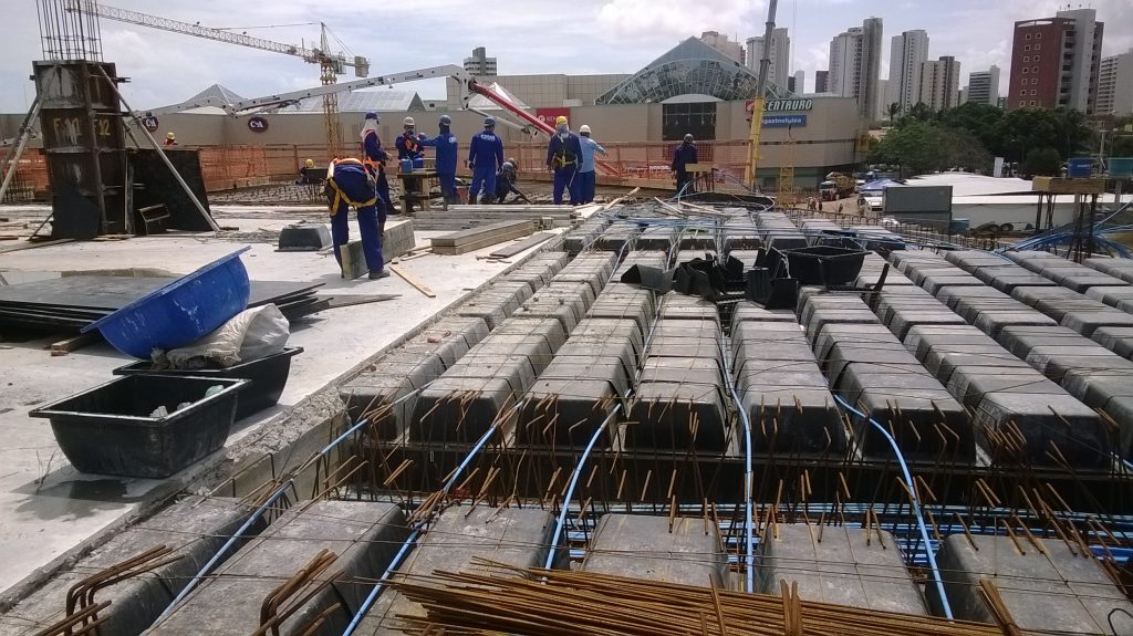 Concretagem de laje nervurada