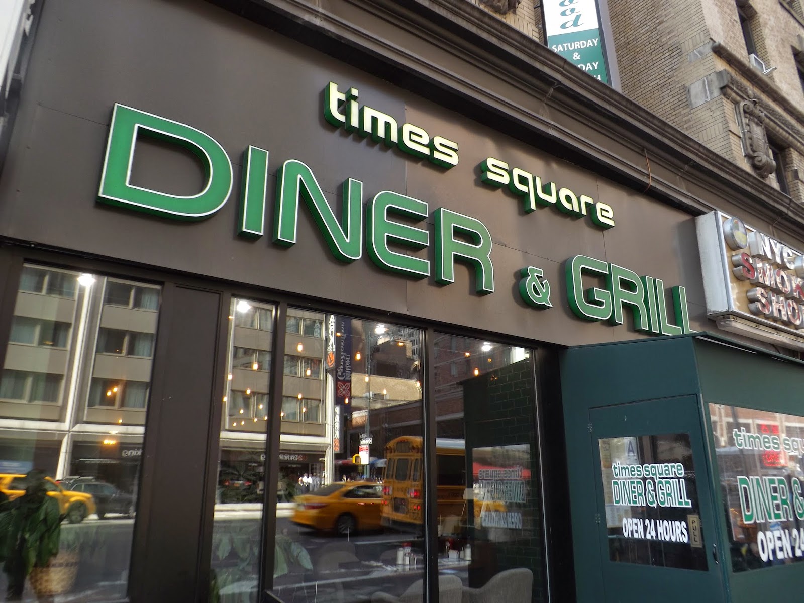 fachada-times-square-diner-grill