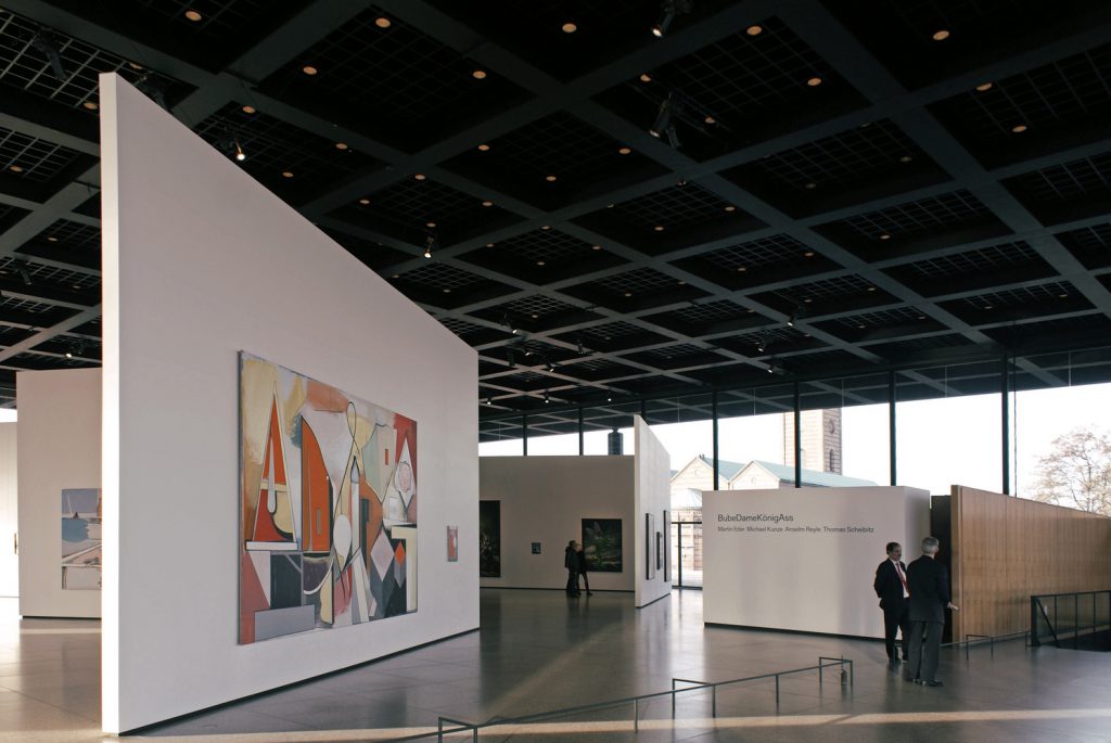 Interior do pavilhão superior da Nova Galeria Nacional de Berlim - Neue Nationalgalerie