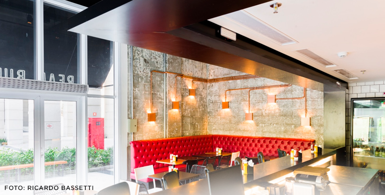 foto mostrando arquitetura no estilo industrial do Real Burger