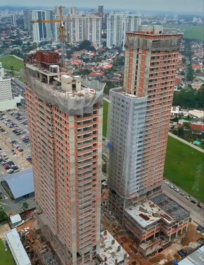 Vista aérea do Kingdom Towers em construção, em São José dos Campos (SP), o prédio mais alto do Vale do Paraíba