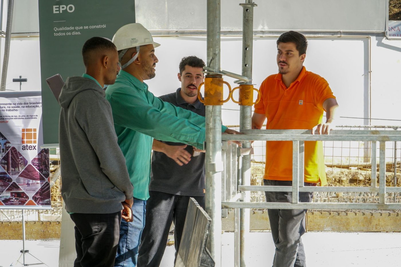 Treinamento Atex de escoramento com a equipe da obra